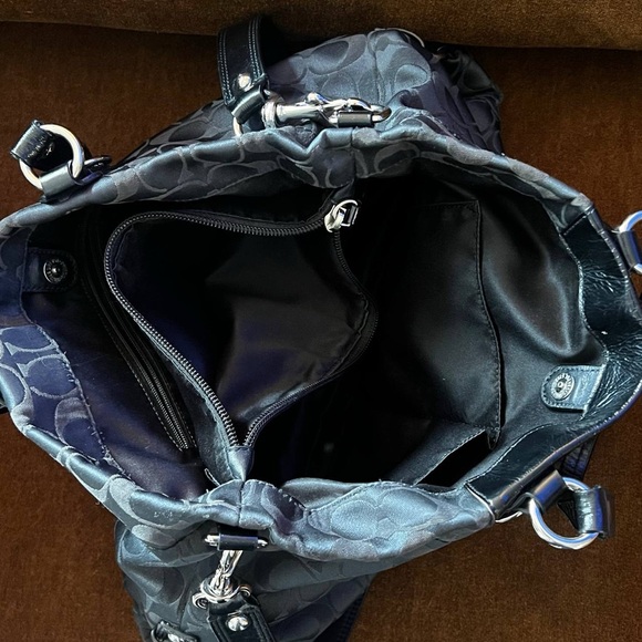 COACH Black Signature Pattern Shoulder Bag - Picture 9 of 11